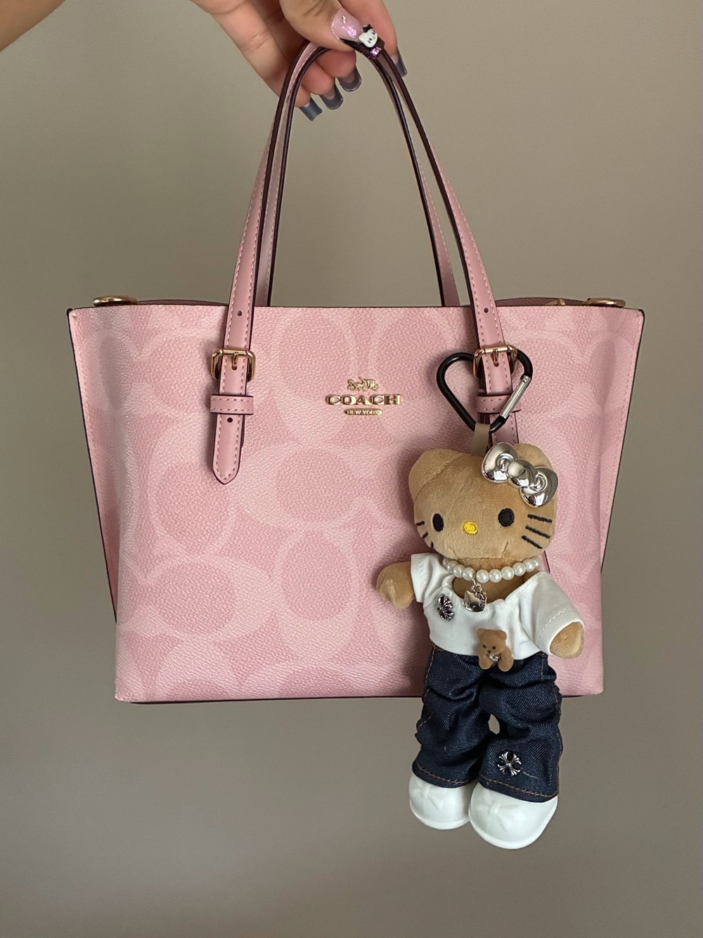 Hello Kitty Plush Keychain Fashion Diva Doll with White Top and Denim Pants